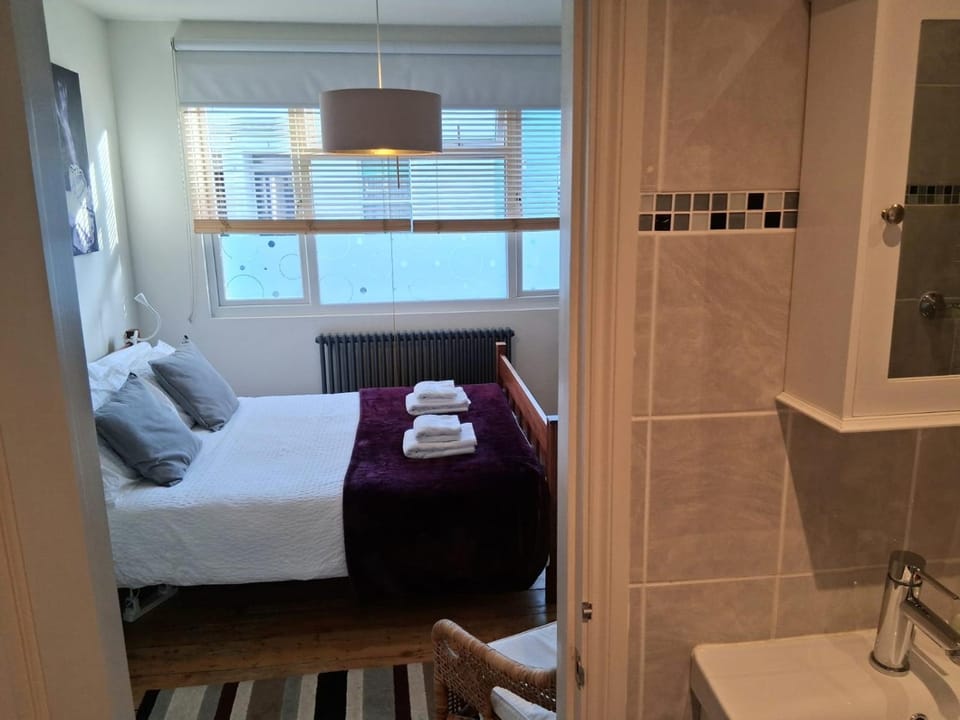 Ground floor double with en suite shower room Vacation rental in Brighton