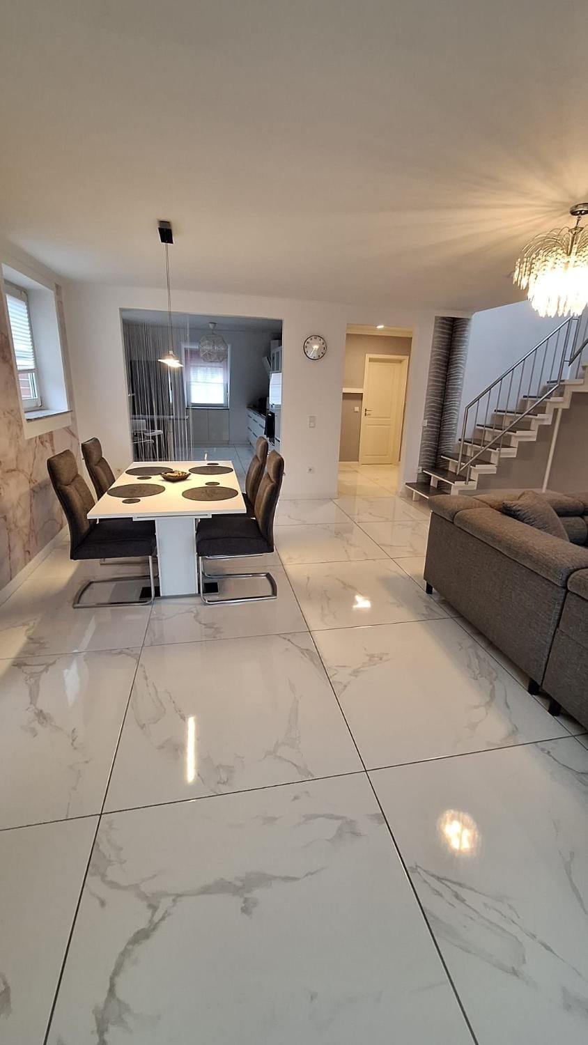 Modern apartment near airport Apartment in Neuss
