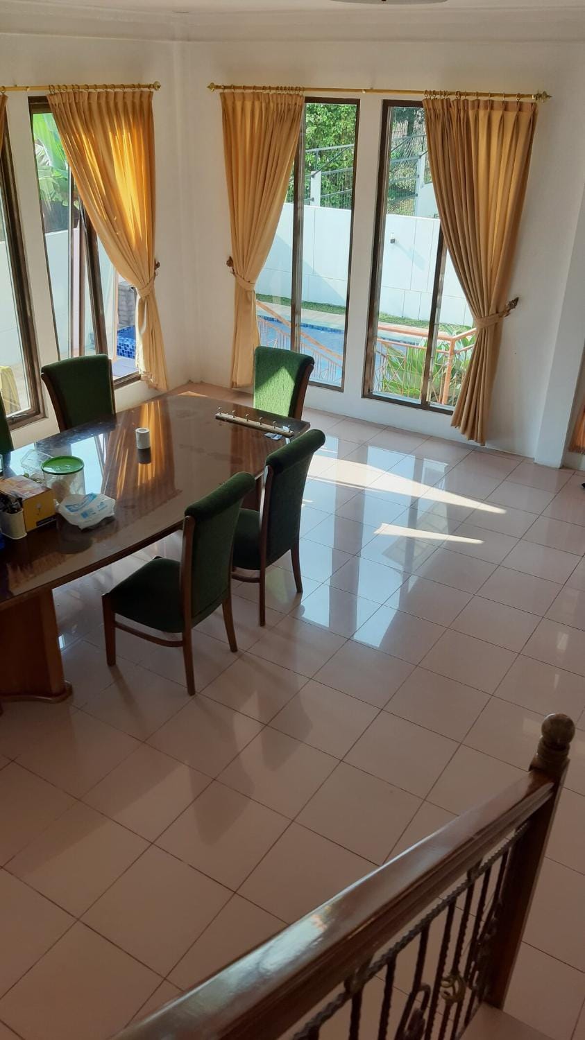 Seating area, Dining area