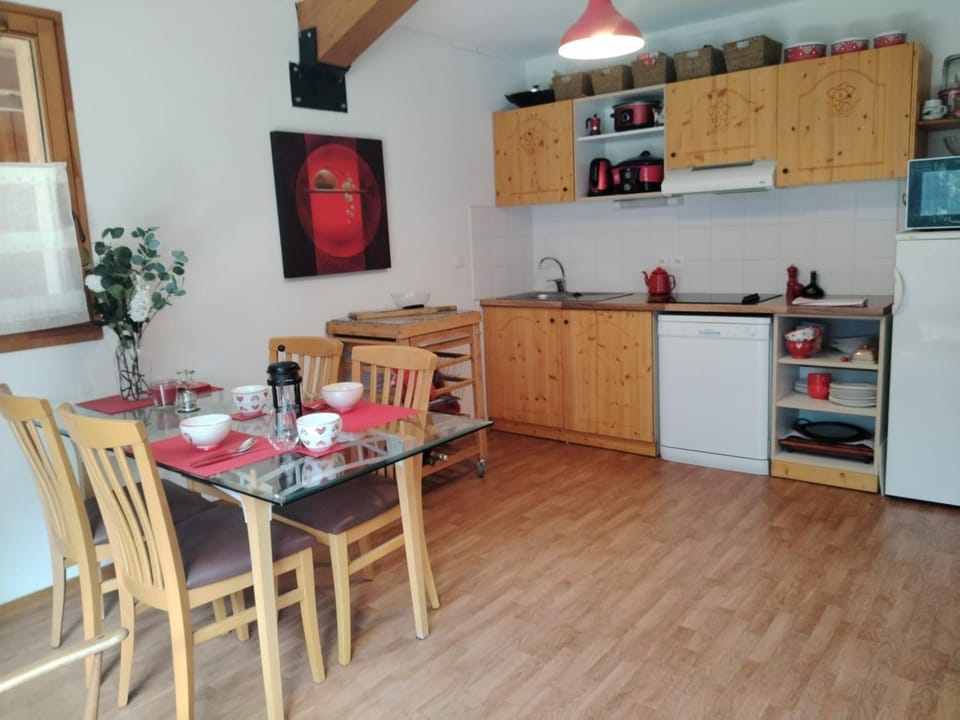 Rental Apt in Orelle 3 Valleys 6 person Apartment in Auvergne-Rhône-Alpes