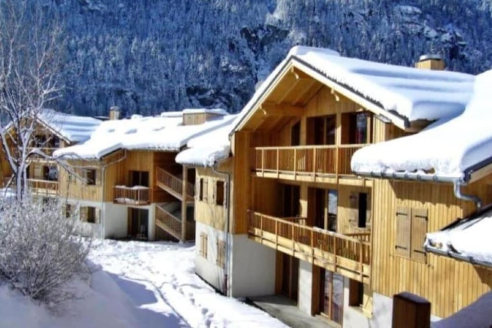 Rental Apt in Orelle 3 Valleys 6 person Apartment in Auvergne-Rhône-Alpes