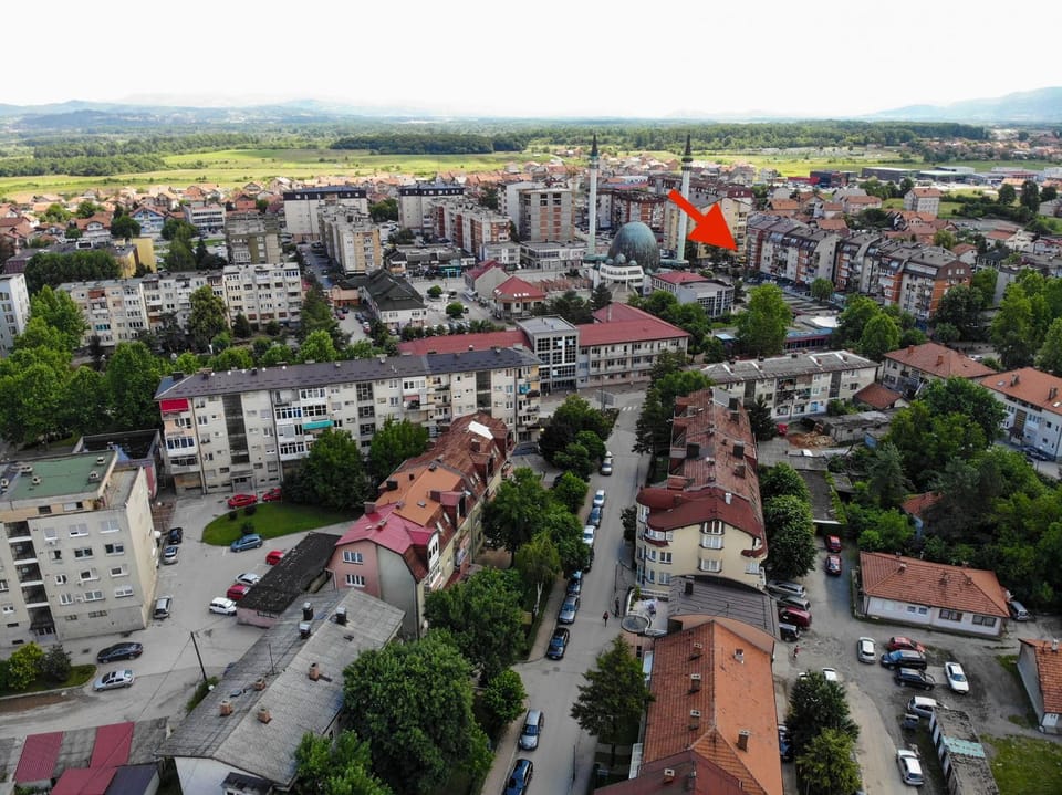 Property building, Neighbourhood, Bird's eye view, Location