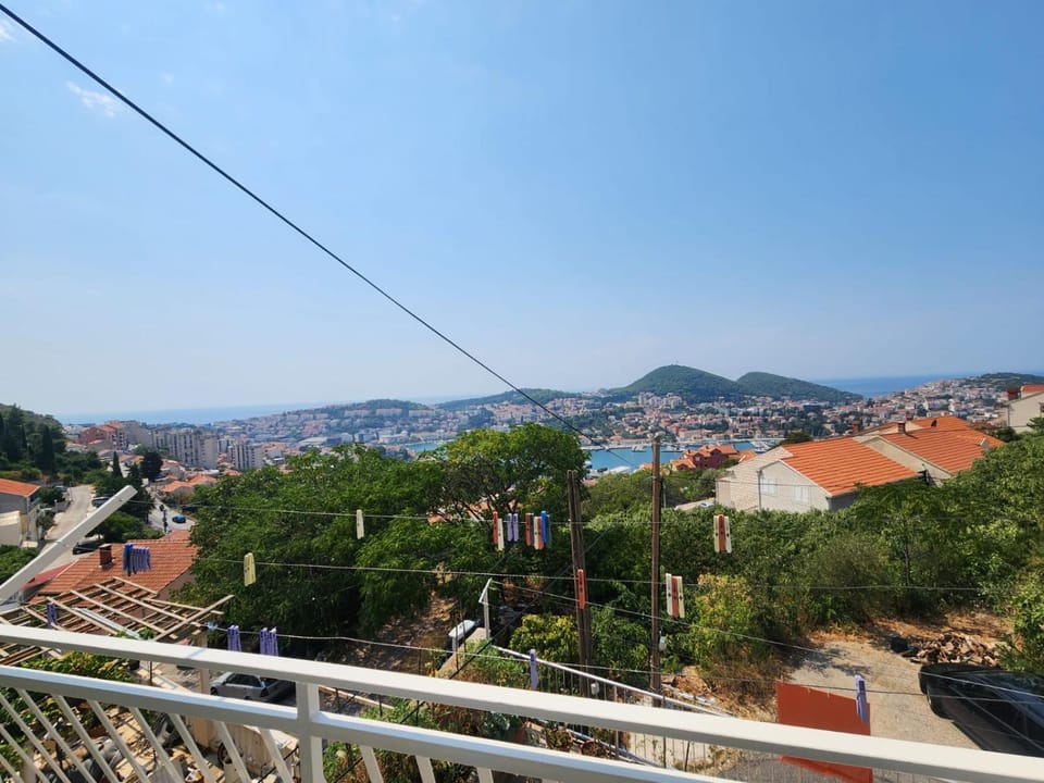 City view, Sea view