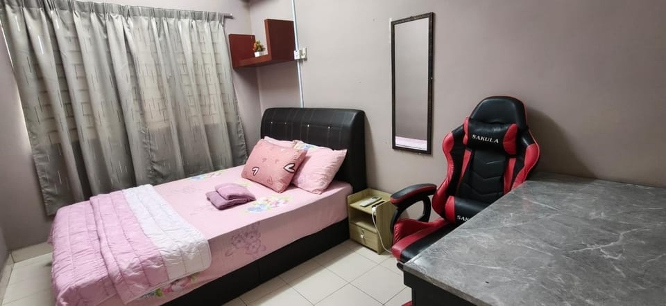 Tokmad Homes - Homestay near Mines shopping mall 600mbps WIFI Netflix Apartment in Negeri Sembilan, Malaysia