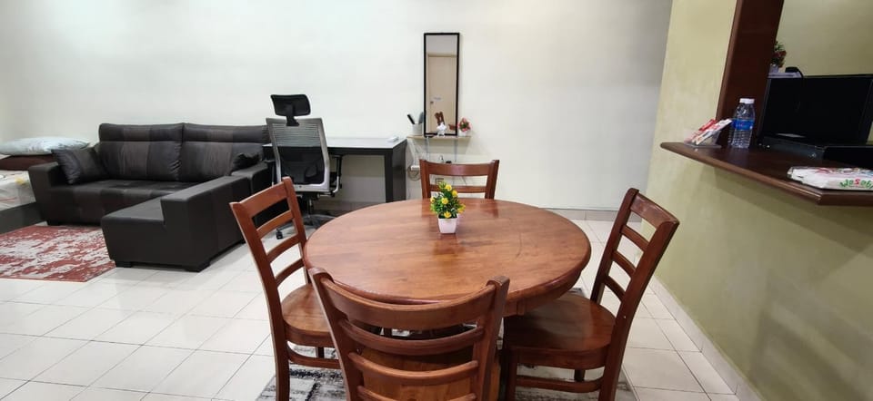 Tokmad Homes - Homestay near Mines shopping mall 600mbps WIFI Netflix Apartment in Negeri Sembilan, Malaysia