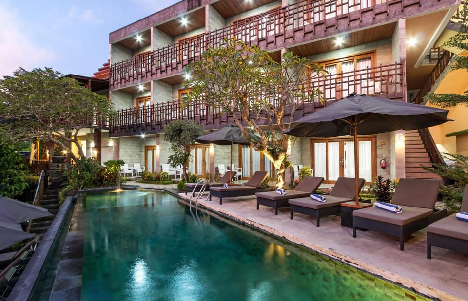 Property building, Pool view, Swimming pool, Swimming pool