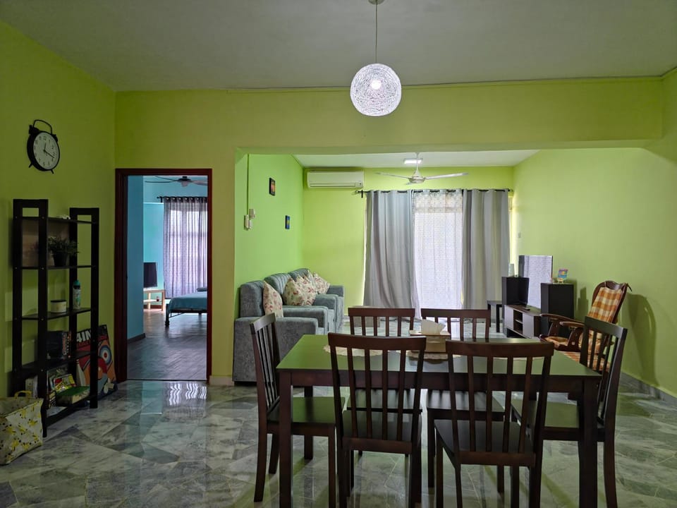 TV and multimedia, Living room, Dining area