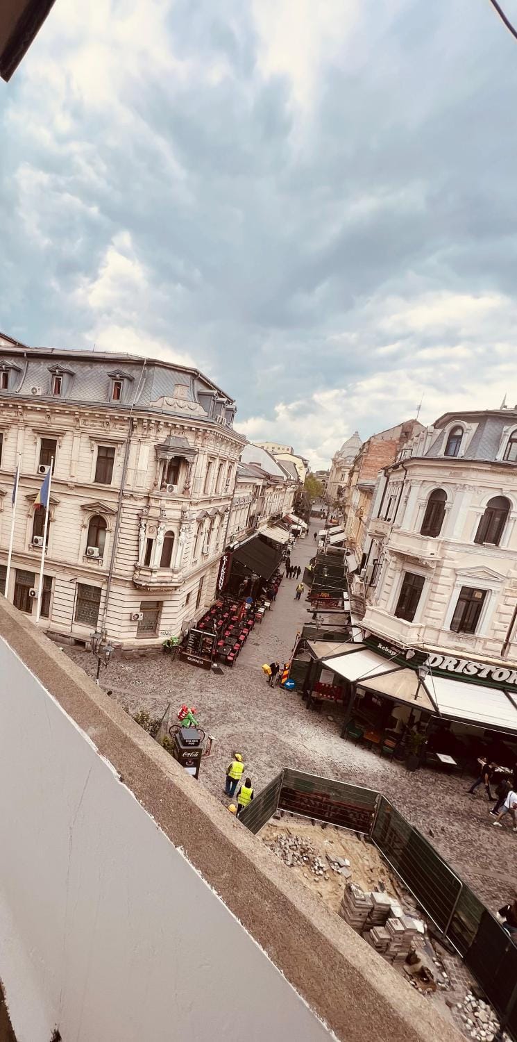 Day, Neighbourhood, Bird's eye view, City view, Street view, Location