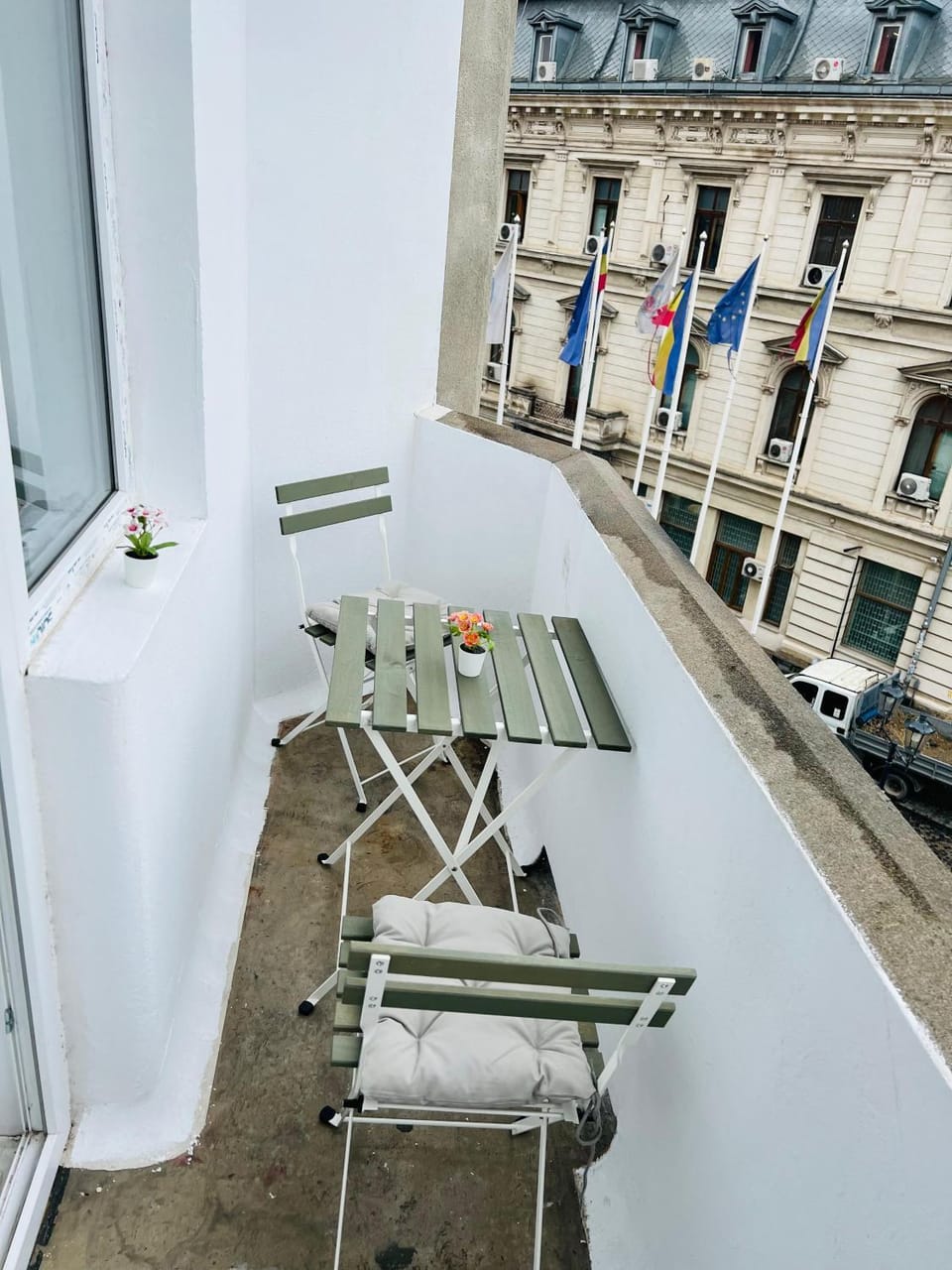 View (from property/room), Balcony/Terrace, Dining area