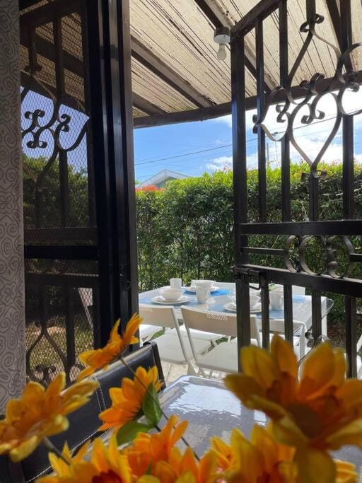 Relaxing 3bedroom home with outdoor dining NUVALI Apartment in Calamba