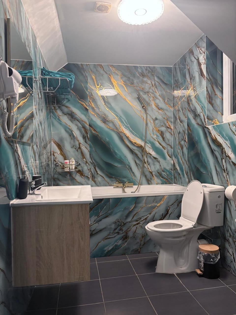 Hôtel Garden's jacuzzi spa 1 Apartment in Brussels