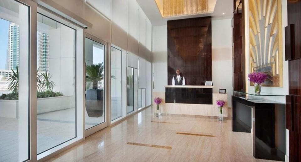 Damac Maison Canal Views, Luxury Waterfront Apartment, 2 BR, Dedicated Office, Sleeps 6 Apartment in Dubai