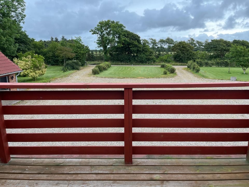 Stor lejlighed i landlige omgivelser Apartment in Central Denmark Region