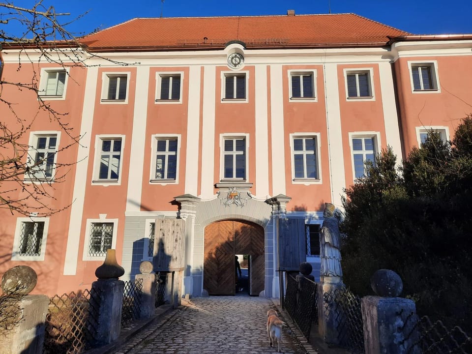 Facade/entrance, Landmark view