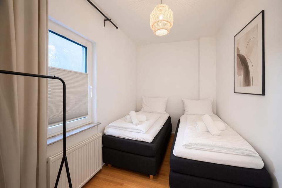 Photo of the whole room, Bedroom, towels