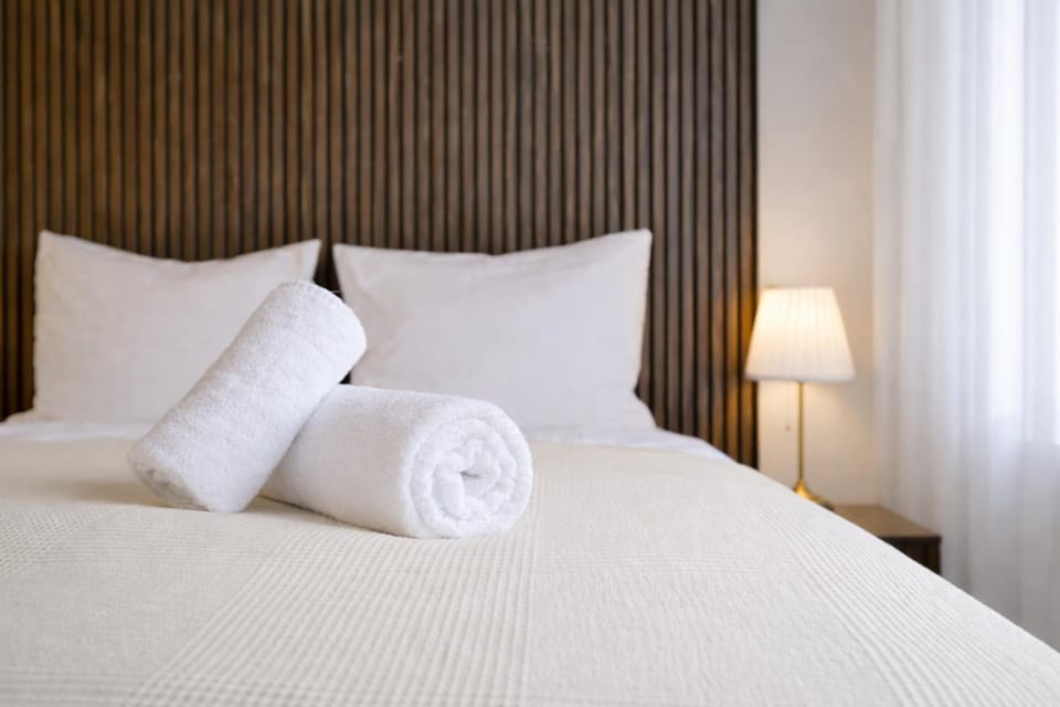 Bed, Photo of the whole room, Bedroom, towels