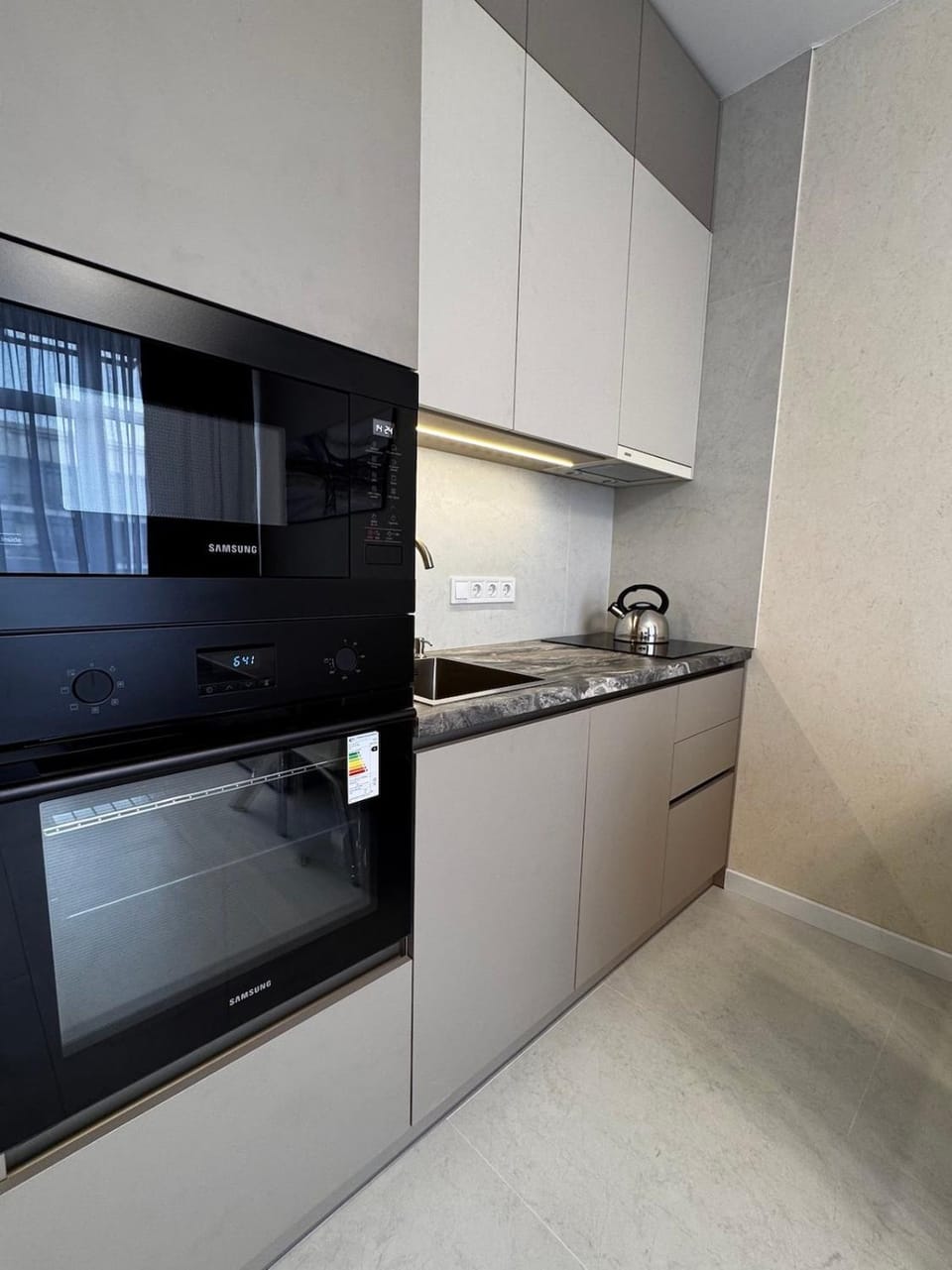Kitchen or kitchenette, oven, stove