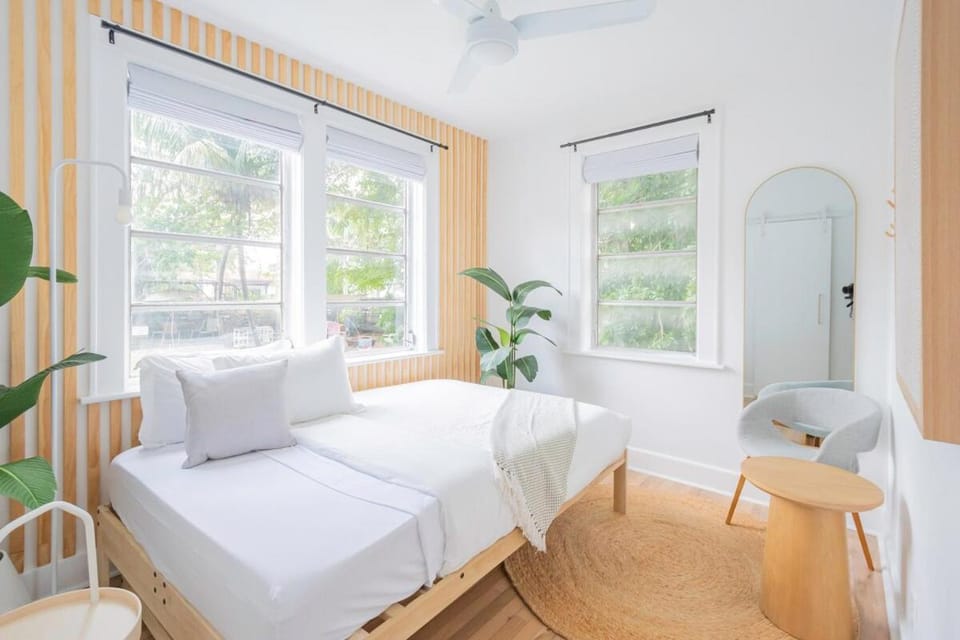 Stylish 2br apt, 5 mins to the BEACH J2 Apartment in Hollywood