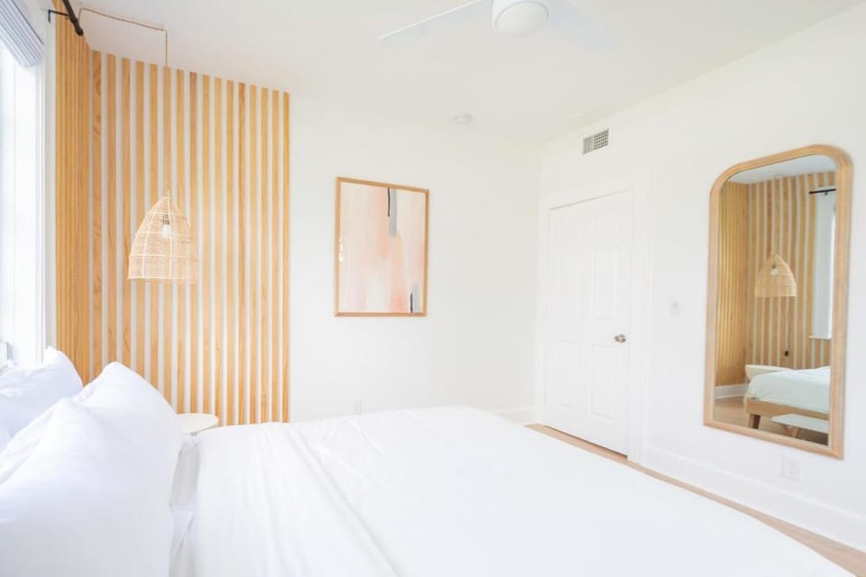 Stylish 2br apt, 5 mins to the BEACH J2 Apartment in Hollywood