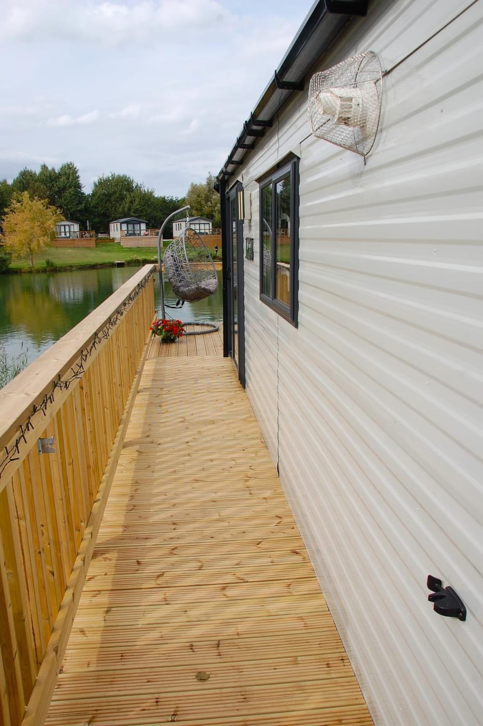Castleton Static lodge on Wold View Fisheries Leisure Park Nature lodge in West Lindsey District