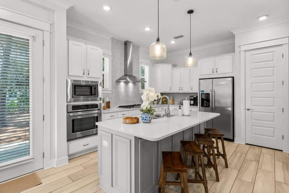 Coastal Hip-Nautic by Stay on 30A, Golf Cart- Two Pools! House in South Walton County