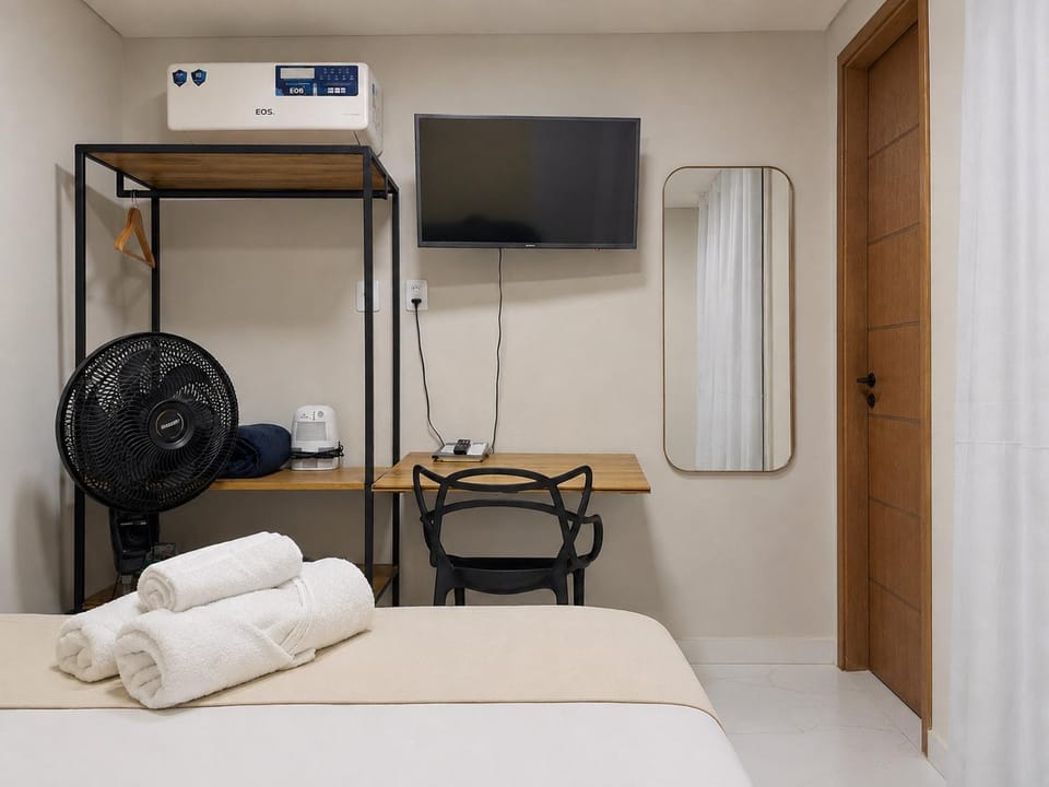 Photo of the whole room, Bedroom