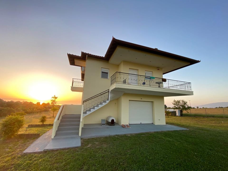 Property building, Natural landscape, View (from property/room), Balcony/Terrace, Sunset