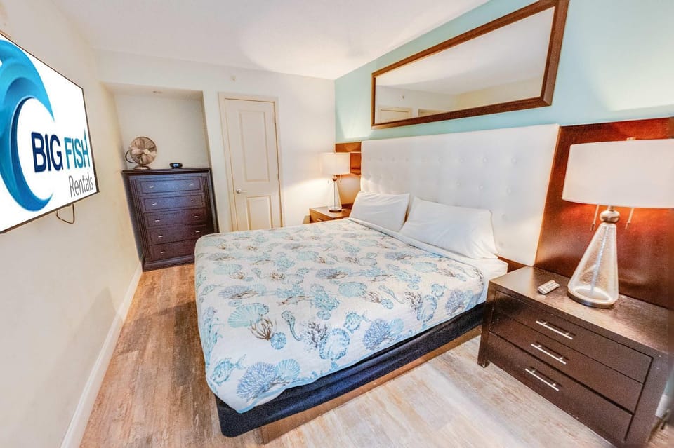 Romantic Honey Moon Suite, Direct Oceanfront,Pools Apartment in Myrtle Beach