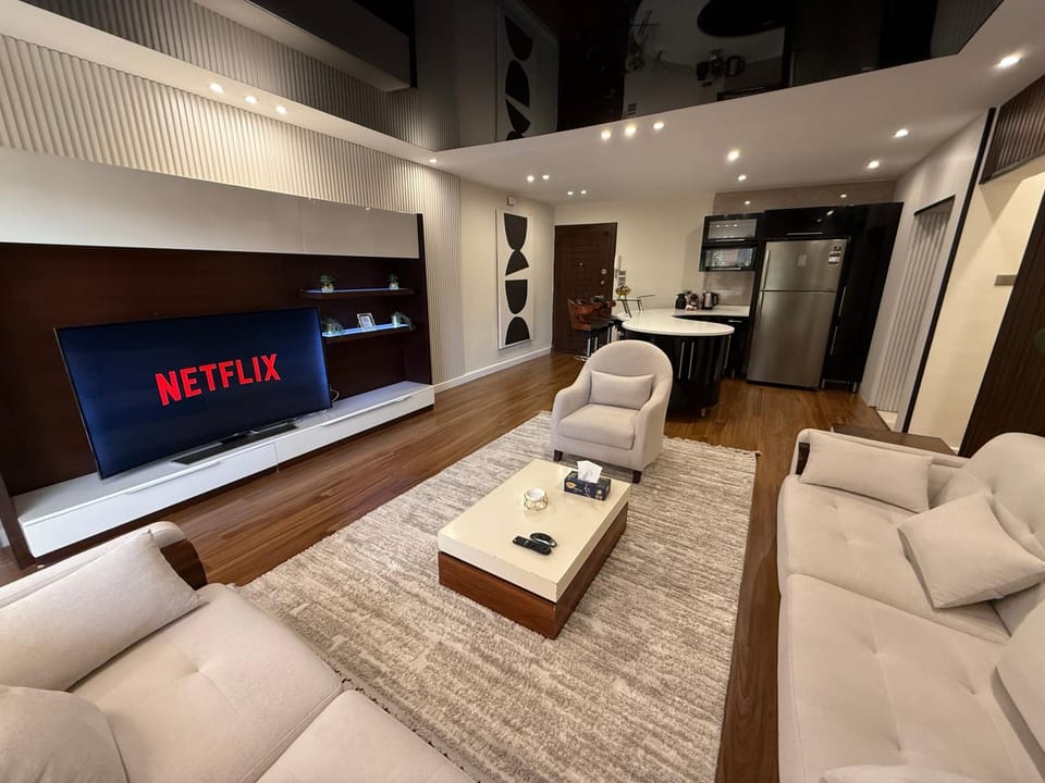 Communal lounge/ TV room, Living room, Dining area