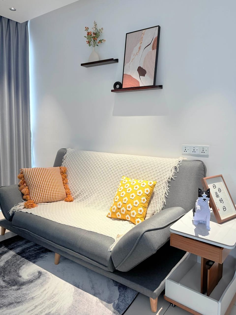 Bed, Living room, Seating area