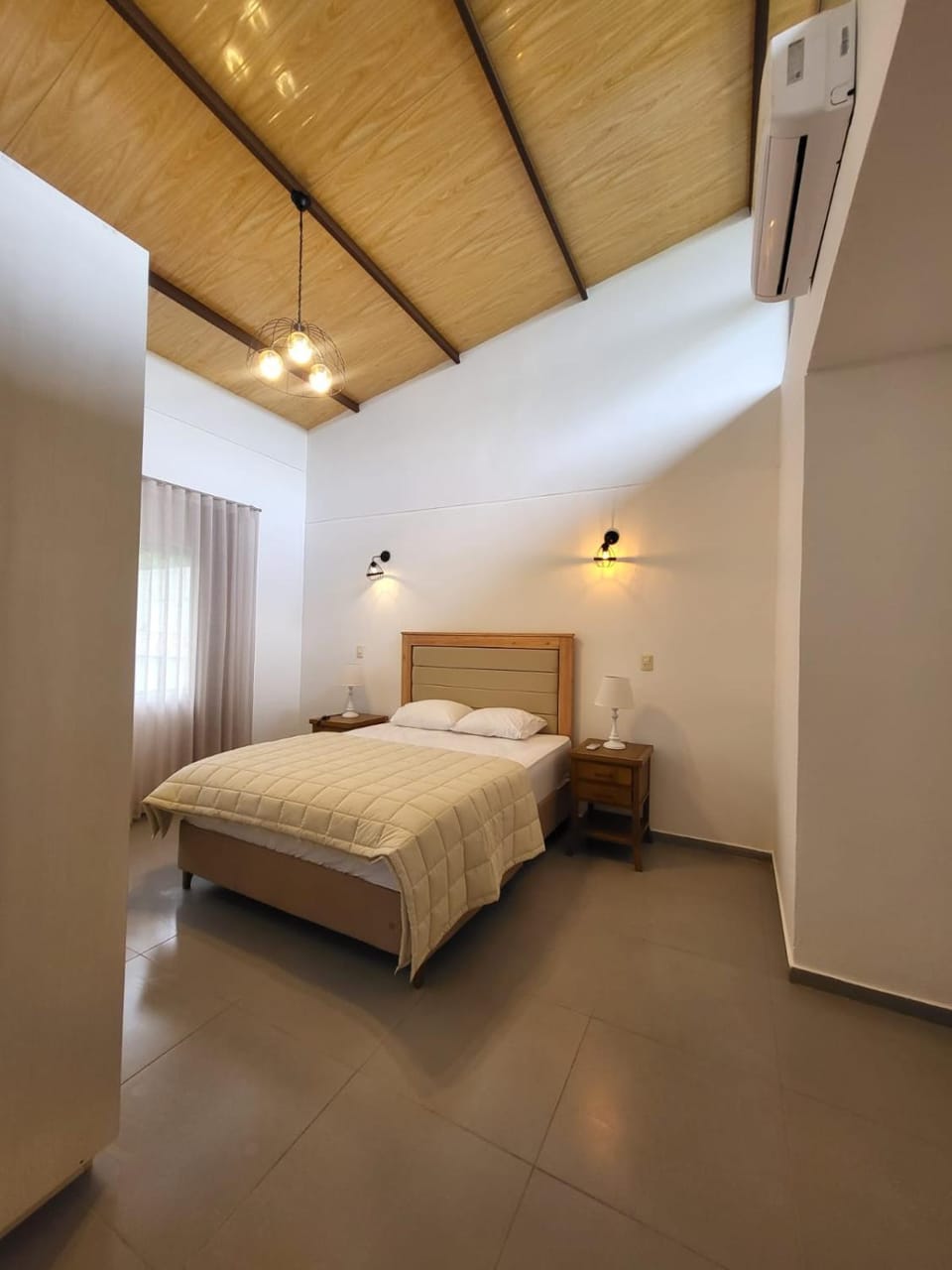 Bed, Photo of the whole room, Bedroom, wardrobe, air conditioner