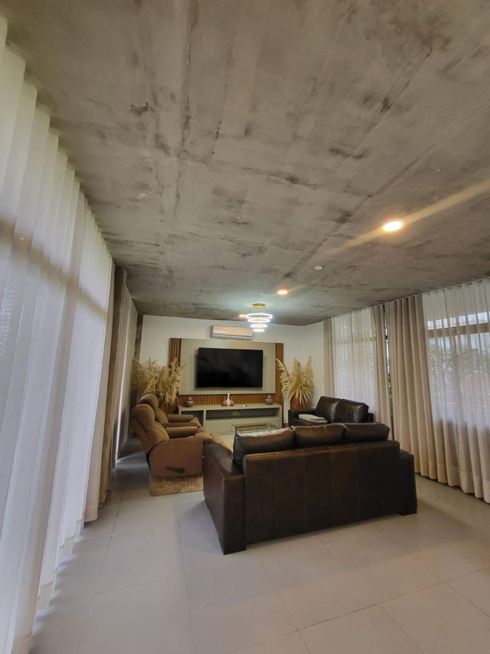 Communal lounge/ TV room, TV and multimedia, Living room, Seating area, Evening entertainment