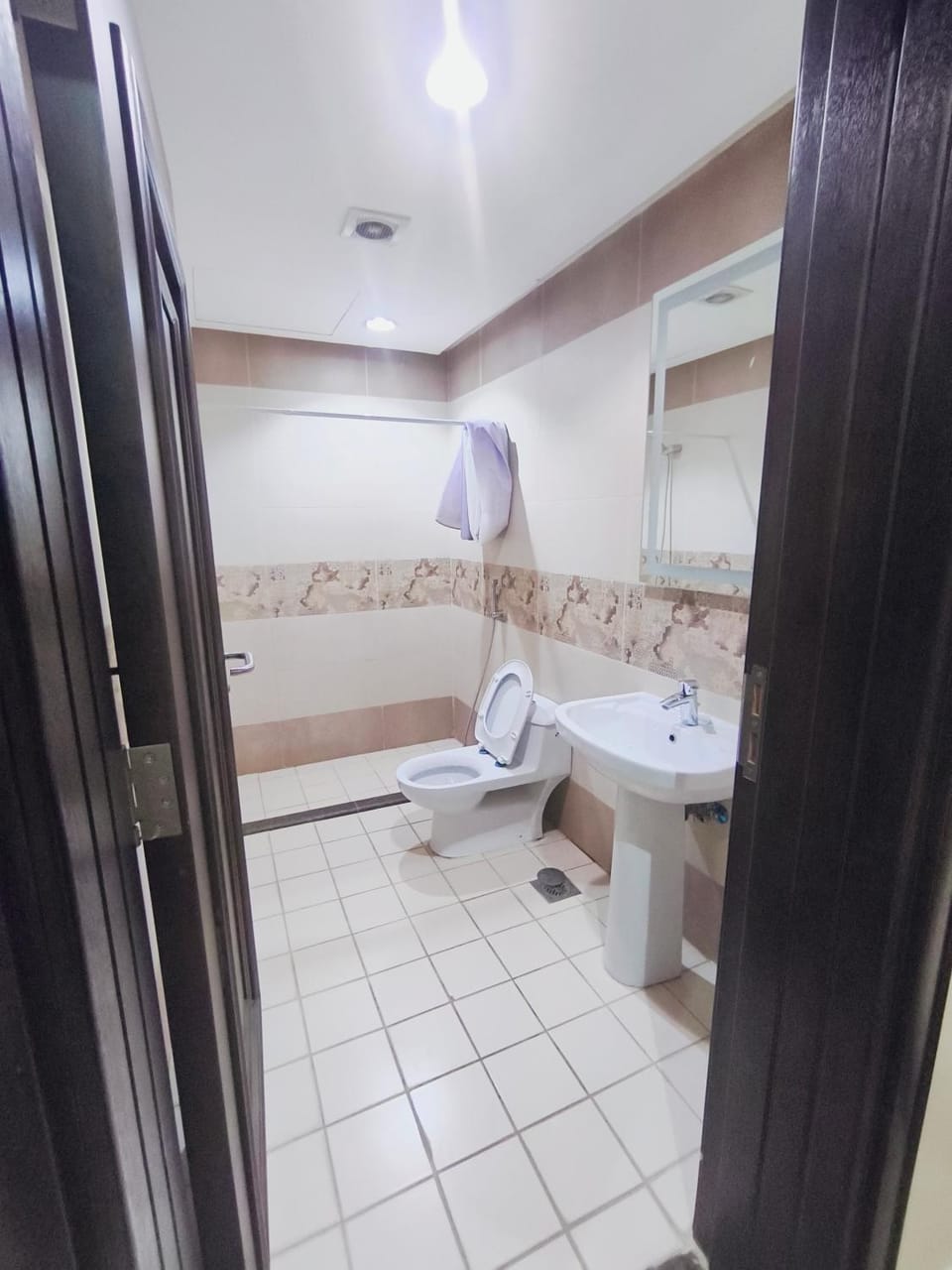Shower, Toilet, Bathroom, towels