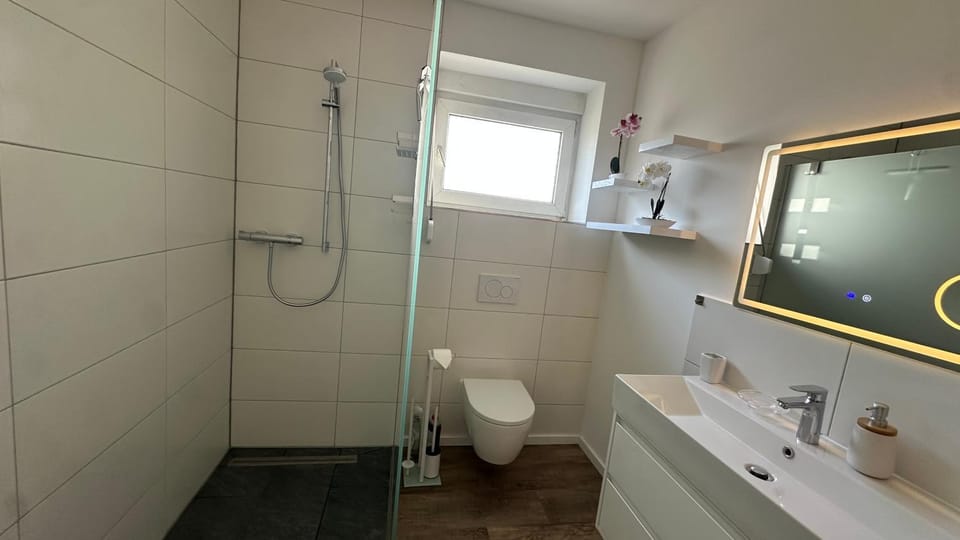 Shower, Toilet, Bathroom