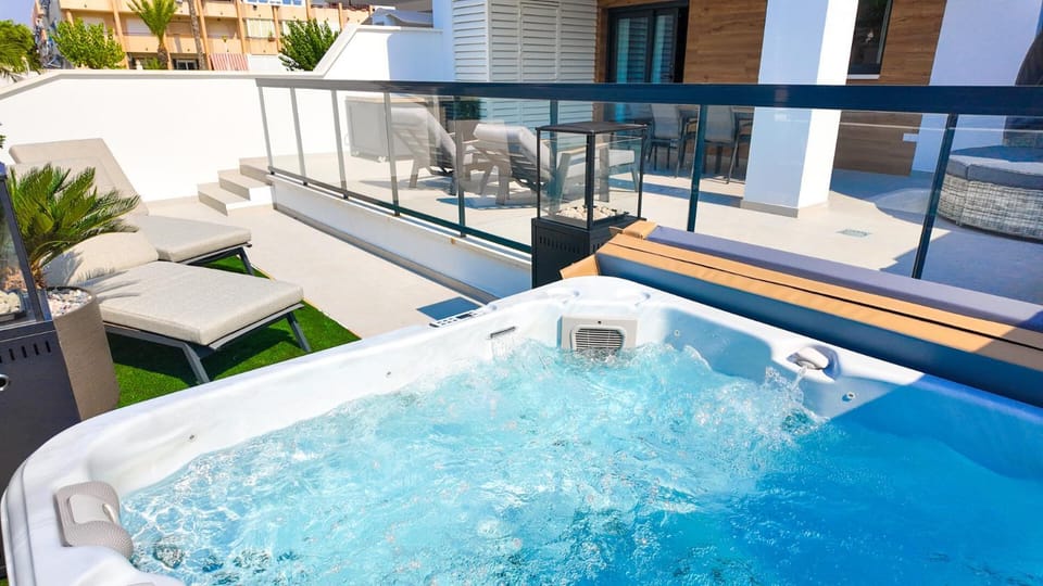 Apartment Platinum Apartment in Mil Palmeras