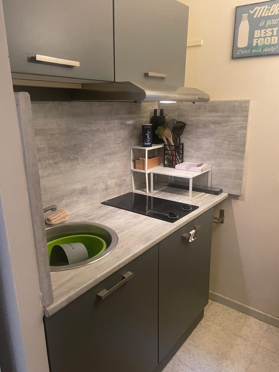 Kitchen or kitchenette, stove
