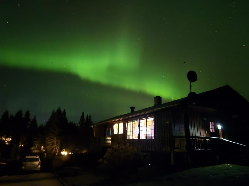 Lykke House Hot Tub, Grill Hut Northern Lights Apartment in Innlandet