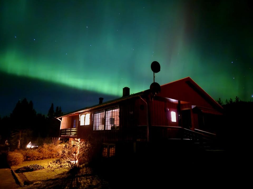 Lykke House Hot Tub, Grill Hut Northern Lights Apartment in Innlandet