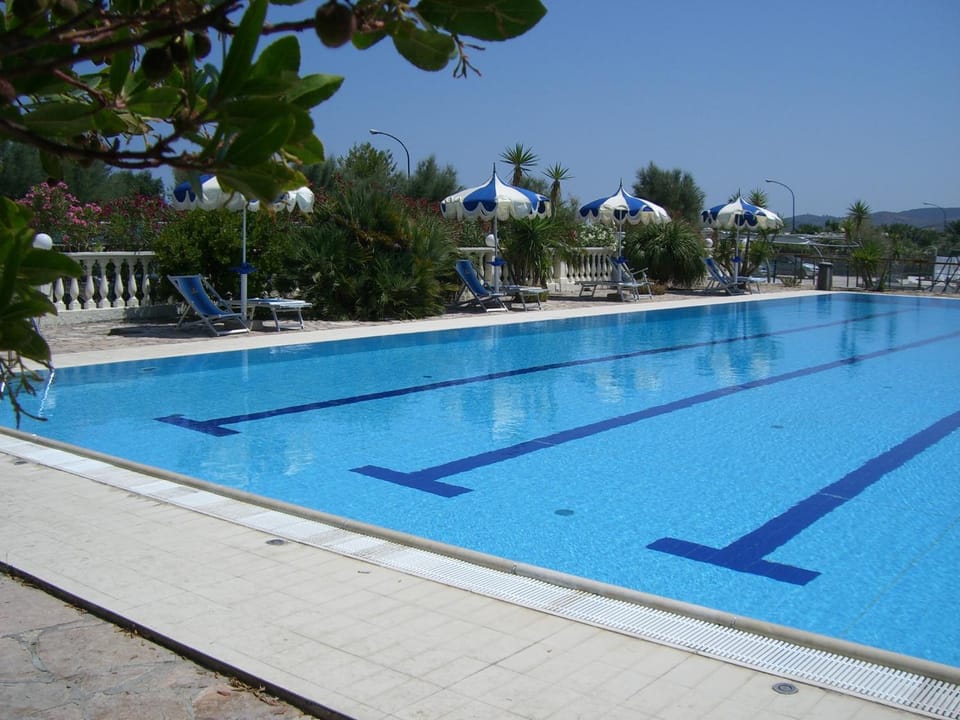 Swimming pool