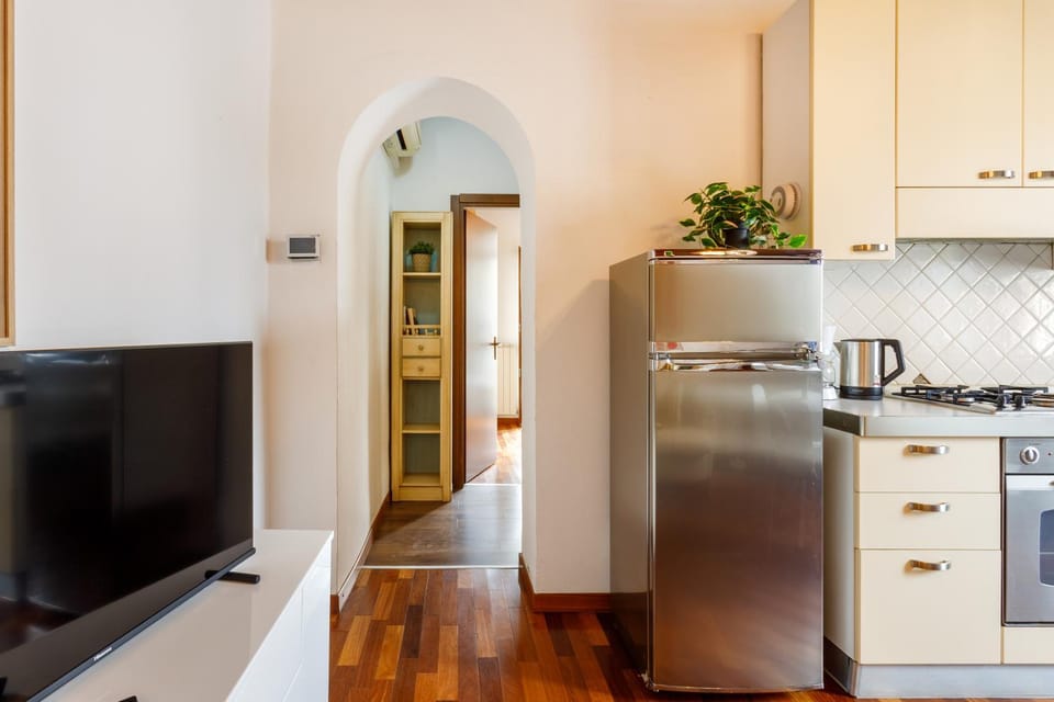 TV and multimedia, Kitchen or kitchenette, dishwasher, oven, stove