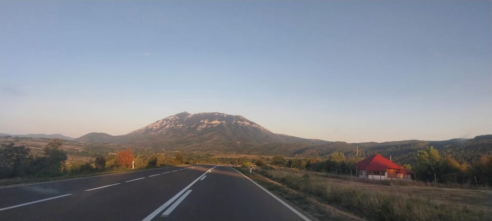 Nearby landmark, Neighbourhood, Mountain view