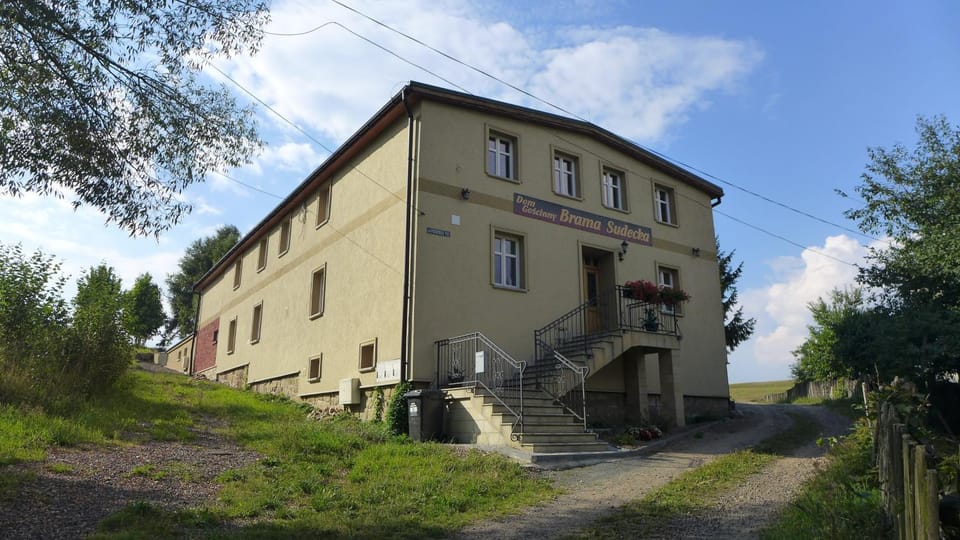 Dom Gościnny Brama Sudecka Bed and Breakfast in Lower Silesian Voivodeship