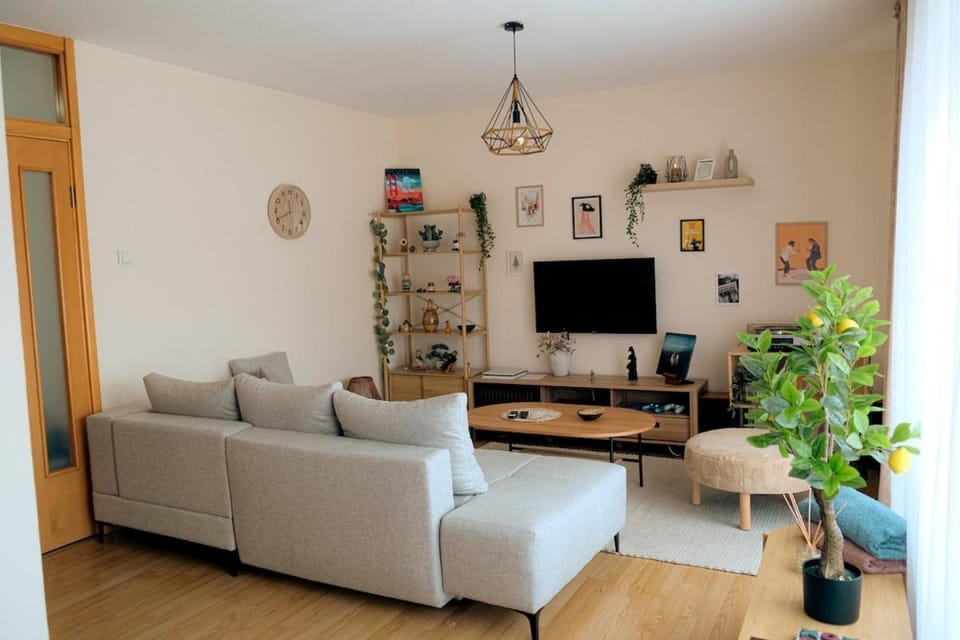 Communal lounge/ TV room, TV and multimedia, Living room, Seating area