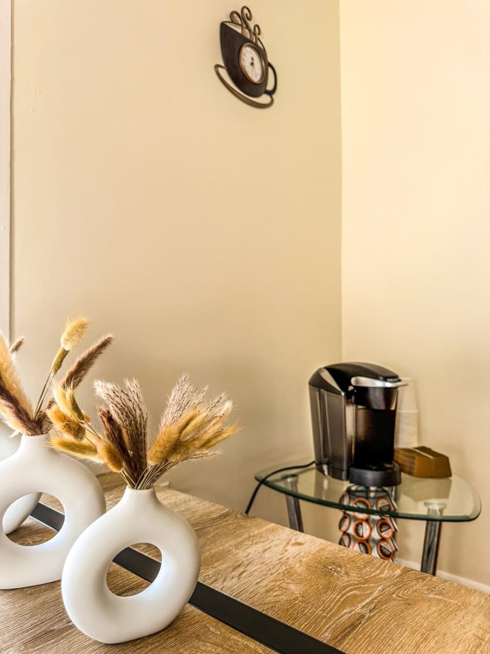 Coffee/tea facilities, Food and drinks
