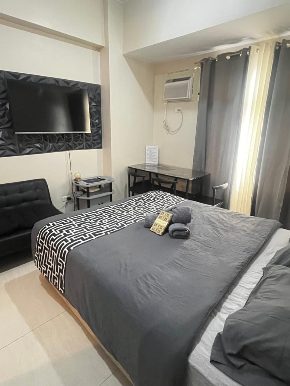 Aurora Escalades Residences Hotel in Quezon City