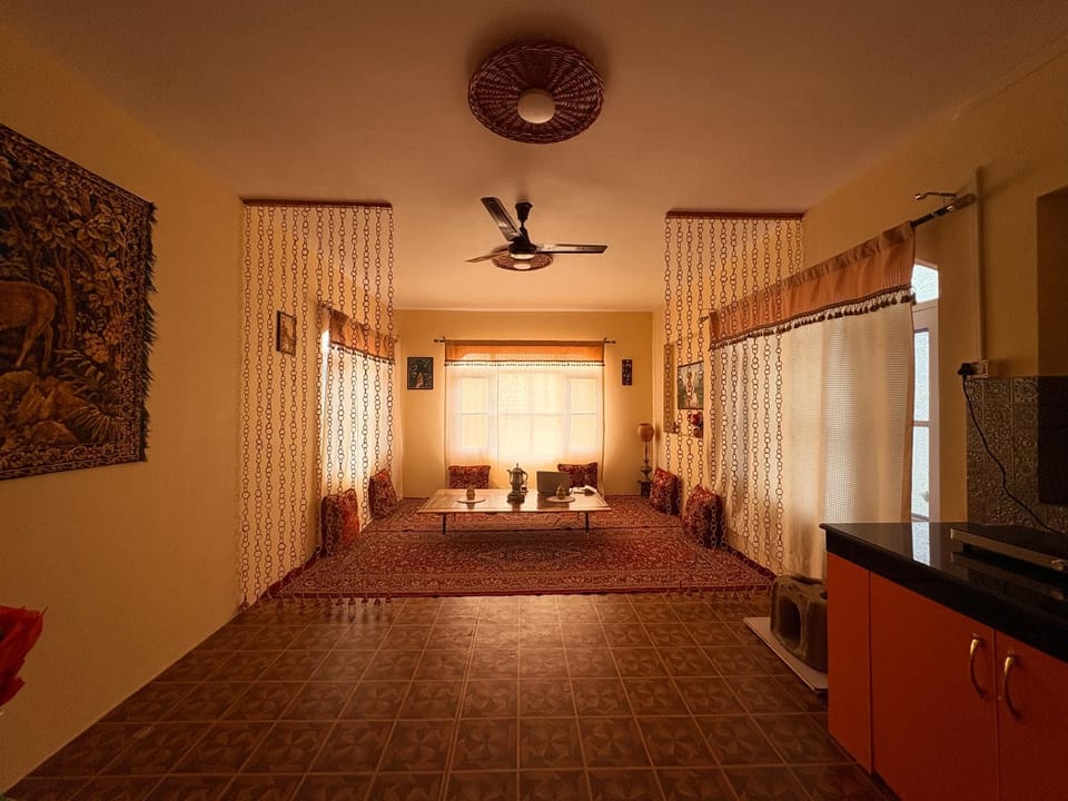 Living room, Photo of the whole room