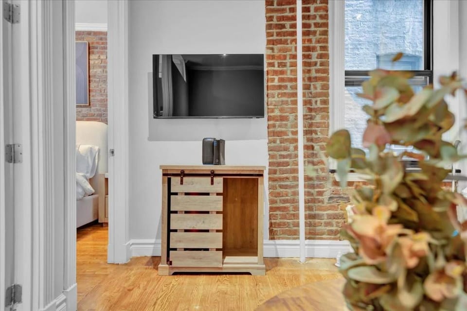 Modern 2BR with Private Garden In Gramercy Park Apartment in East Village