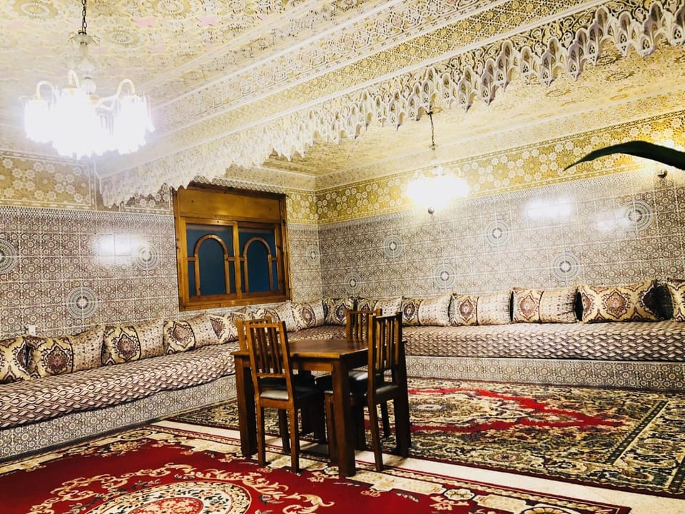 Living room, Photo of the whole room