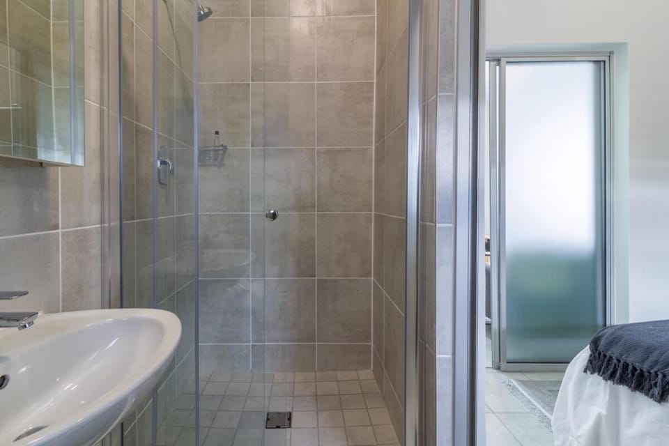 #AlimamaSpaces Akin's Greenlee Apartment Apartment in Sandton