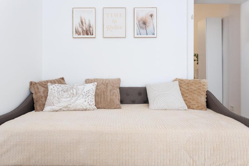 Central Renovated Apartment with AC & Free Parking Apartment in Vienna